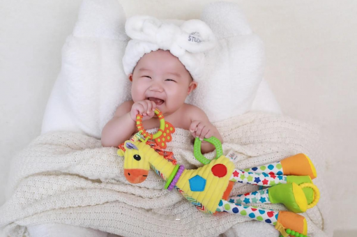 潮州宝宝咬手指甲